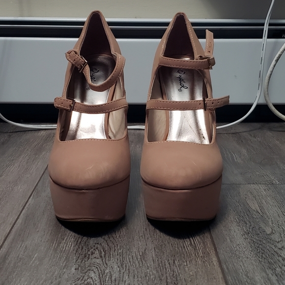 Penelope-04 Nude Suede Platform Heels - Picture 2 of 10